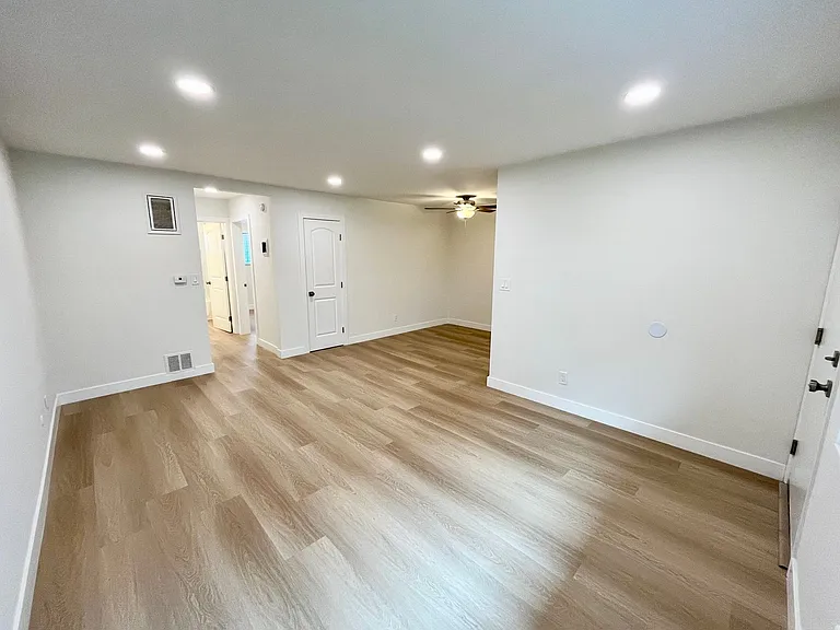 455 W Dryden St — Photo 12