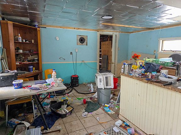 4th image of 49 Elbow Rd