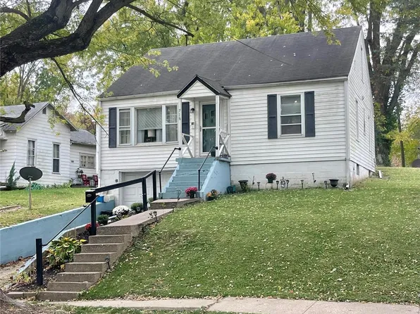 718 N 7th St, Louisiana, MO 63353