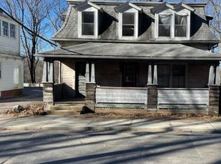 28 Wilkinson St, Putnam, CT 06260