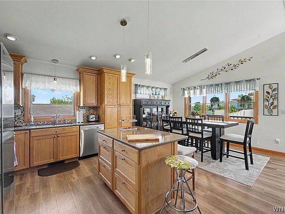 3rd image of 4729 Cottage Rd