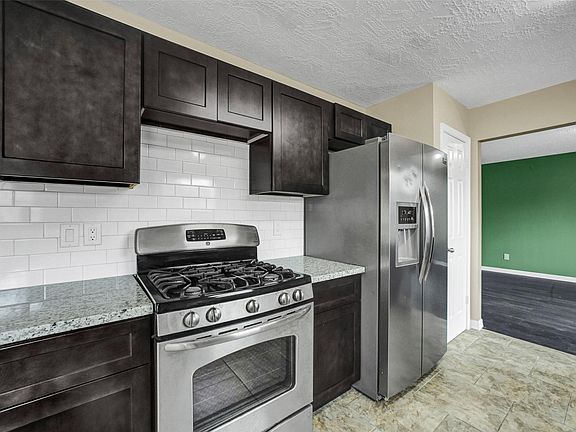 5th image of 22711 Brafferton Ln