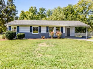 2220 Compton Dr, Maryville, TN 37804