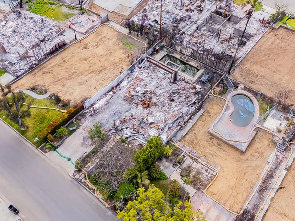 16828 Bollinger Dr, Pacific Palisades, CA 90272