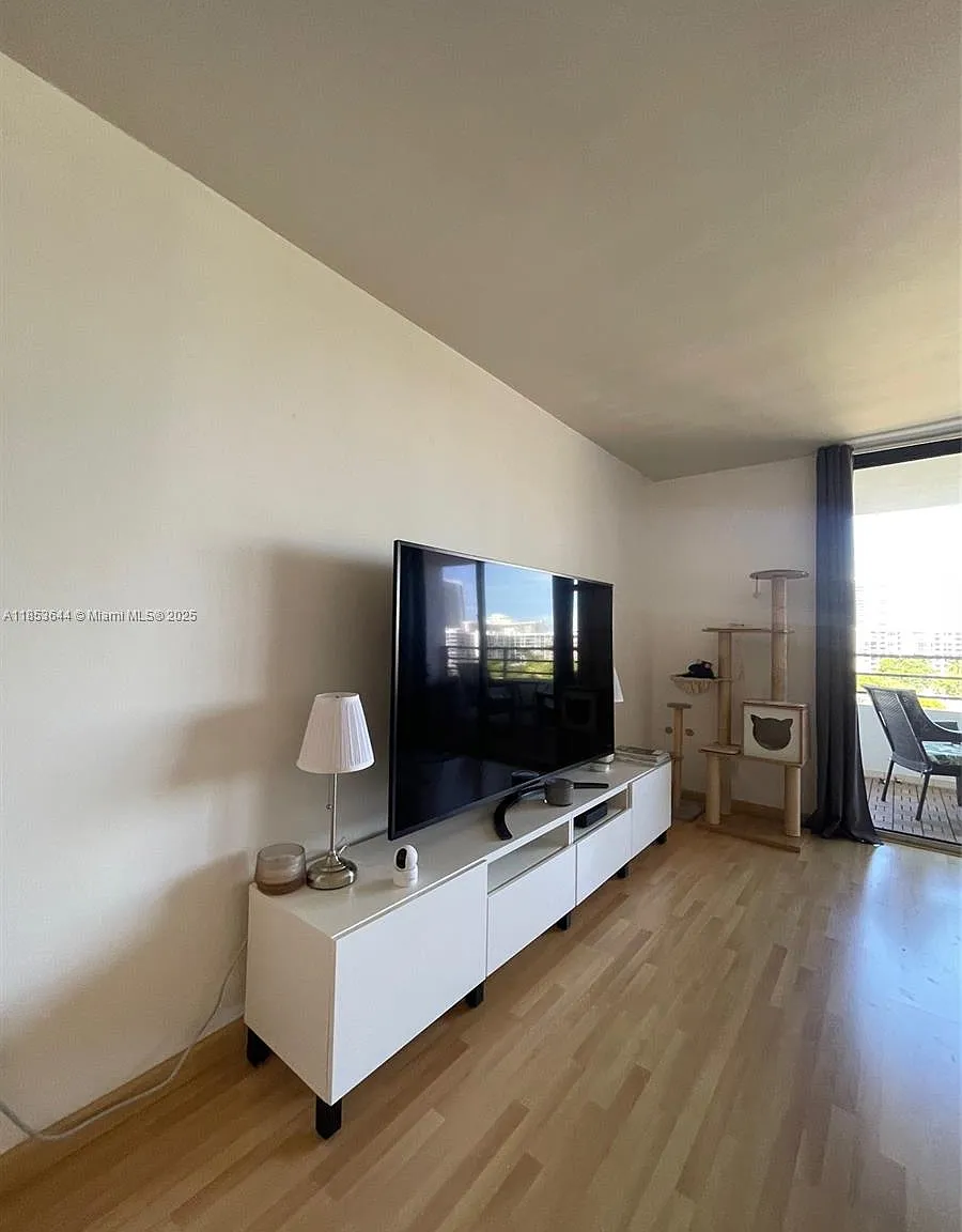Olympus Condo Phase — Photo 4