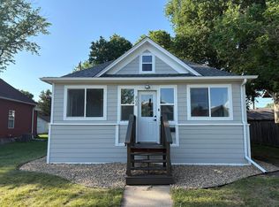 808 E 4th Ave, Mitchell, SD 57301