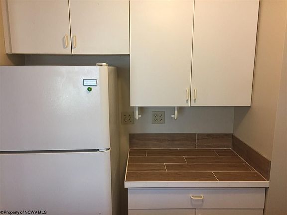 4th image of 268 McCullough St #1