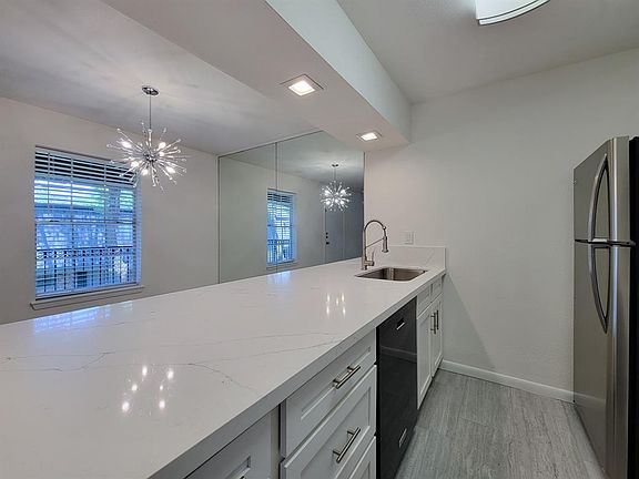 4th image of 8945 Gaylord Dr APT 218