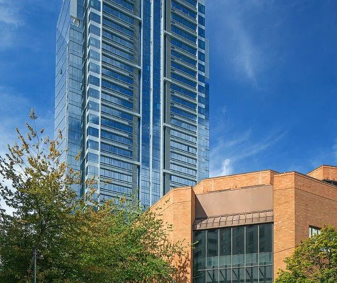 Park Avenue West — Photo 43