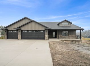 605 Charles St, Delhi, IA 52223