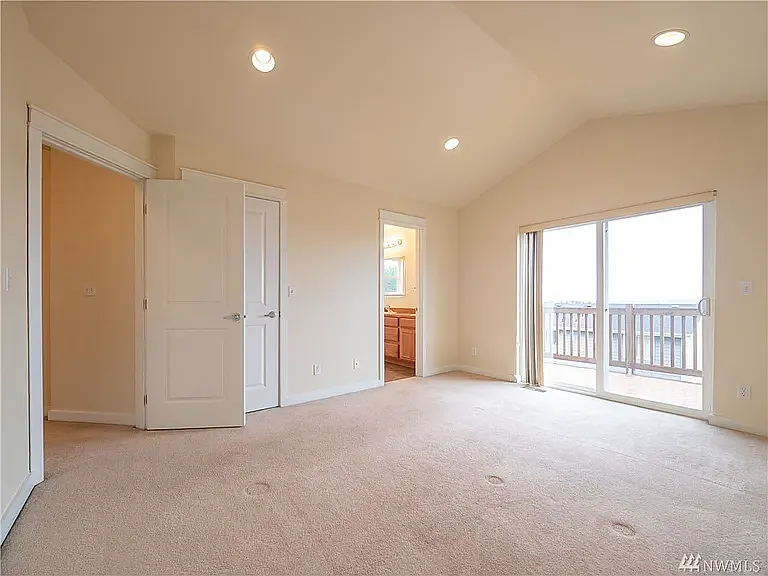 1216 Humphrey Ave W — Photo 23