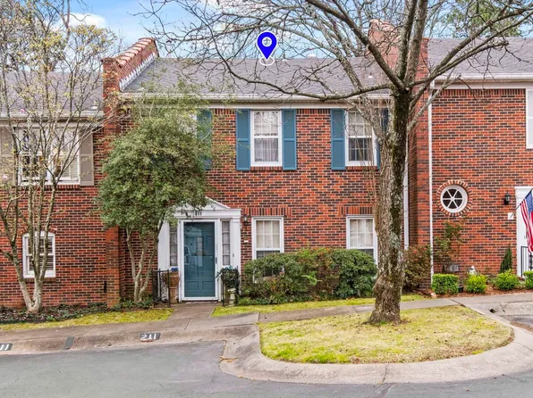 211 Cambridge Place Dr, Little Rock, AR 72227