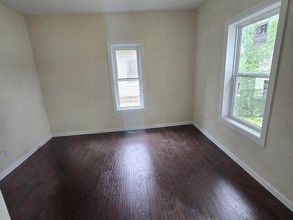 4th image of 1239 S Main St