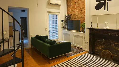 1521 Spruce St #203 Photo 1