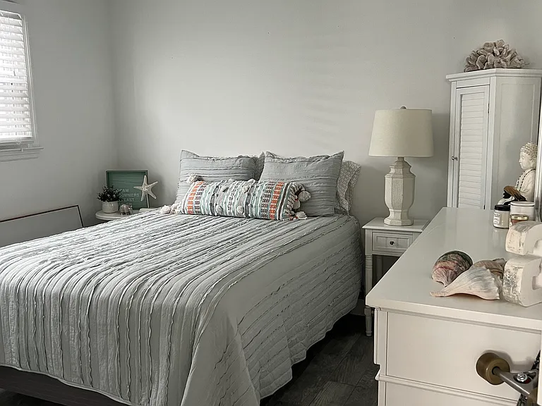 8 N Rosborough Ave #B — Photo 16