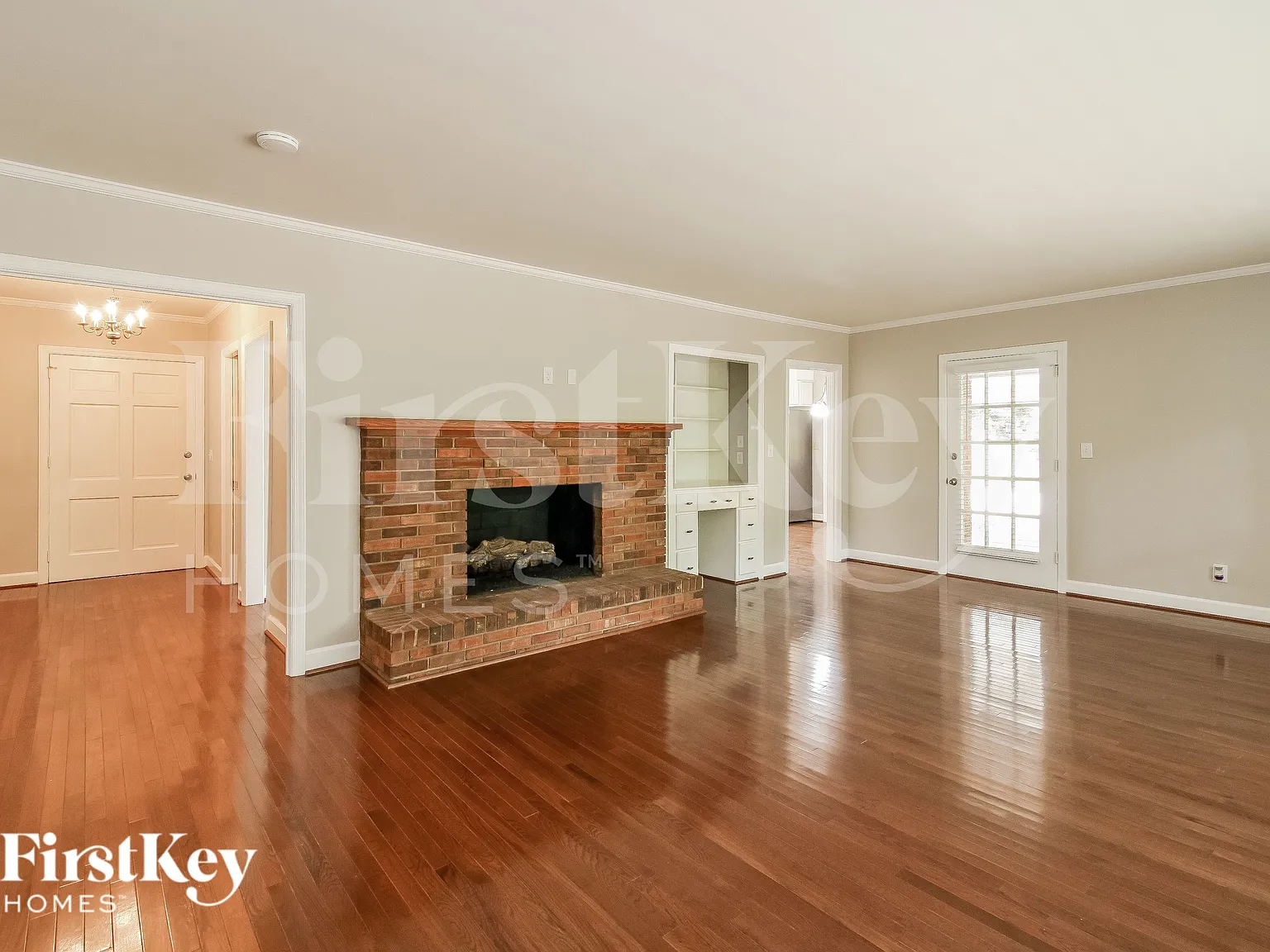 3 bed, 2.0 bath, 1875 sqft, $2,130 — Photo 2