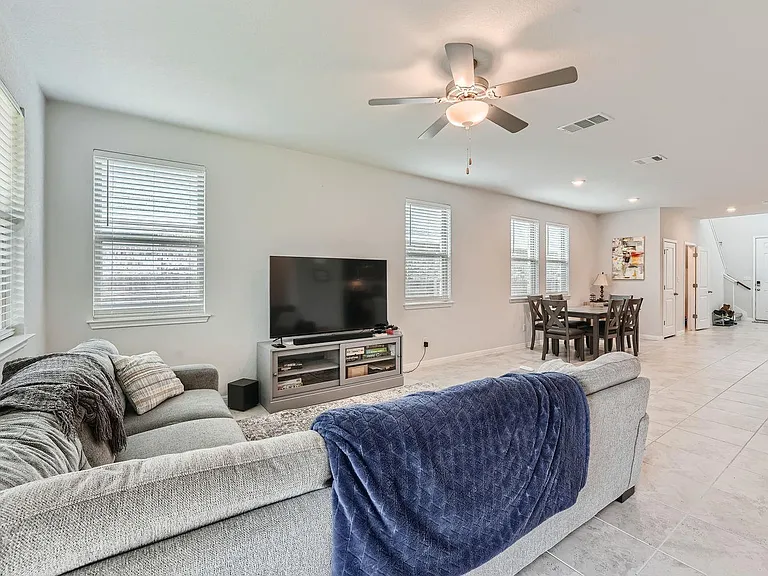 104 Red Cedar Ct — Photo 5