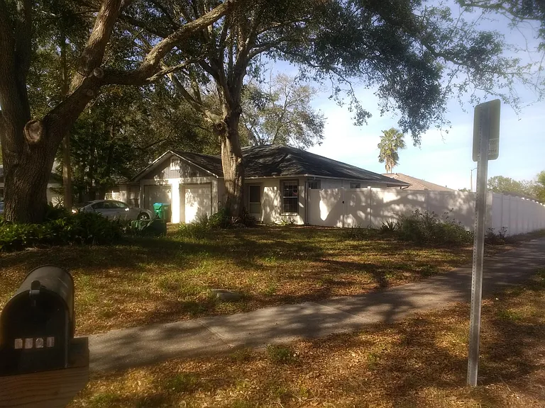 3721 Farnham Ct — Photo 20