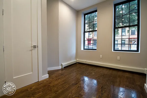 Rented by MySpaceNYC | media 19