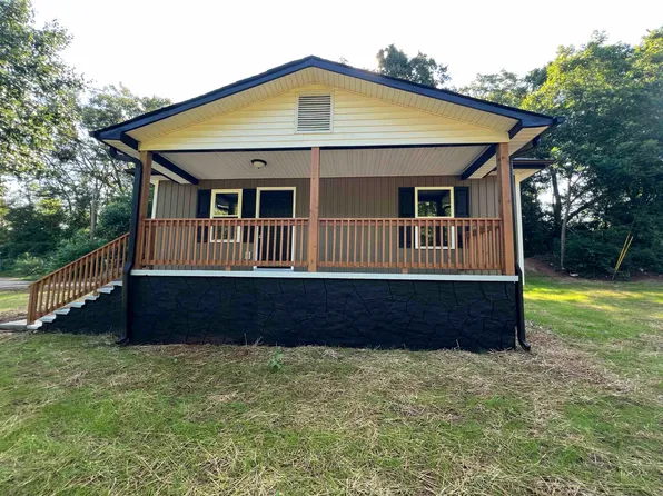 669 Old Whitney Rd, Spartanburg, SC 29303