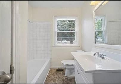 2nd image of 1637 Wingfield Dr #5