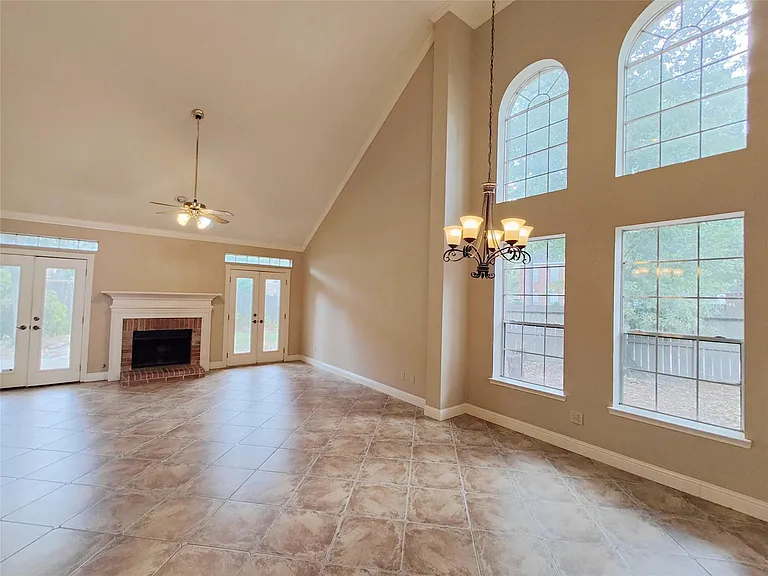 5019 Greenriver Valley Dr — Photo 6
