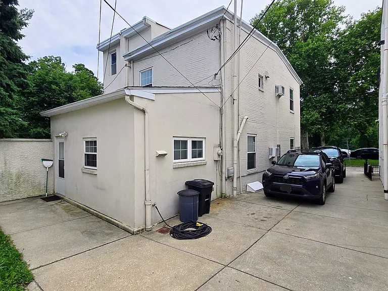4261 River Rd — Photo 24