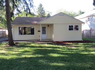 2811 Cardinal Dr, Rolling Meadows, IL 60008