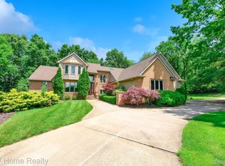 3294 Canyon Oaks Trl, Milford, MI
