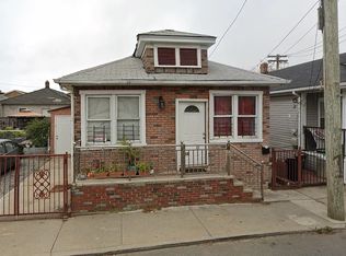 195 Beach 24 St, Far Rockaway, NY 11691