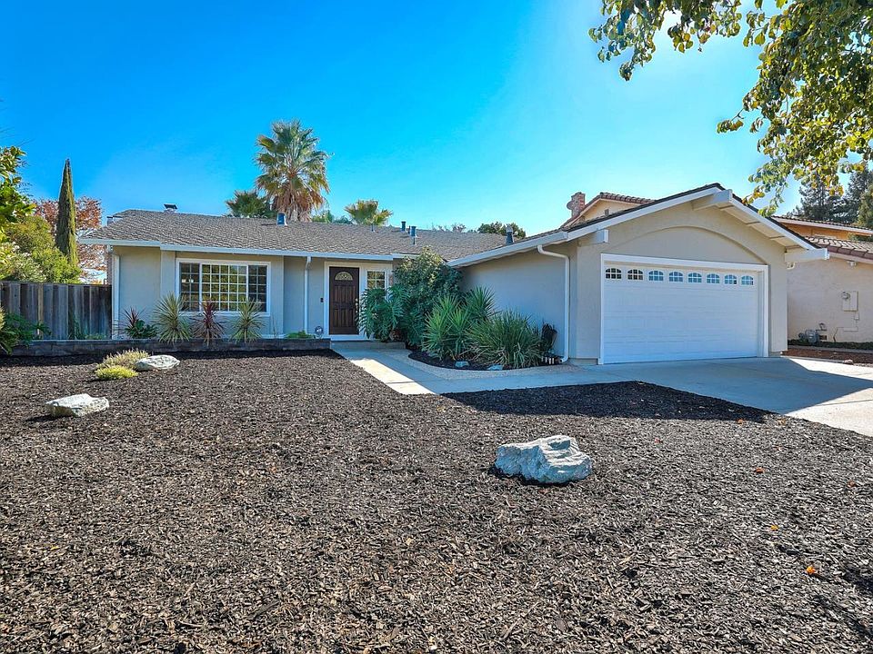 1st image of 470 La Baree Dr