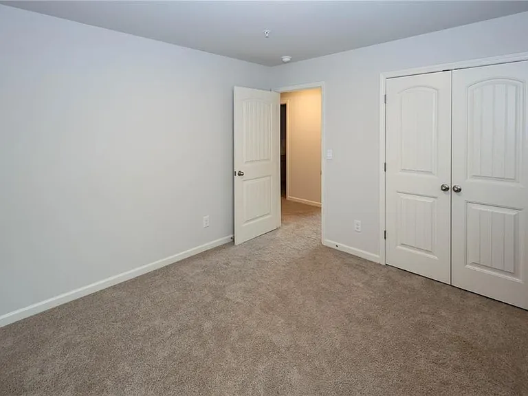 7566 Jennadee Dr — Photo 23