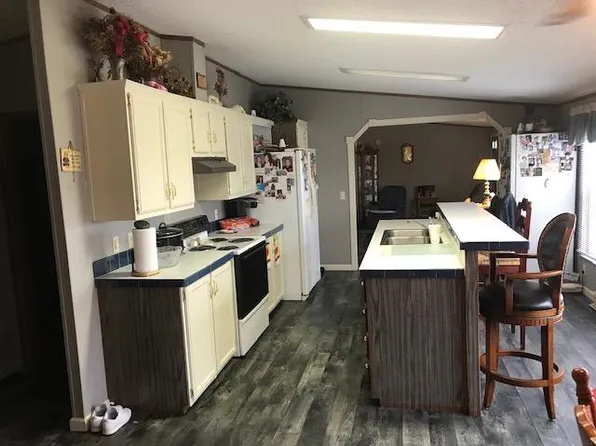 3084 Leaning Oak Rd, Corinth, KY 41010