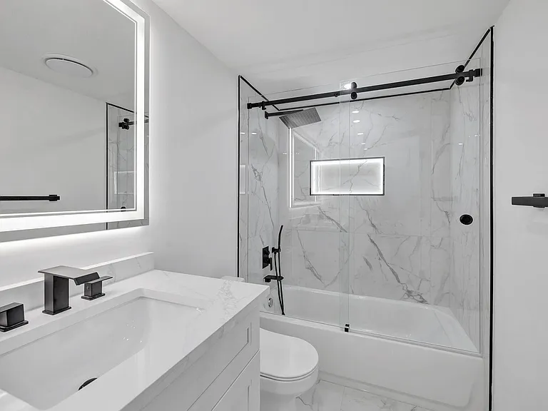 3050 N Palm Aire Dr #704 — Photo 16