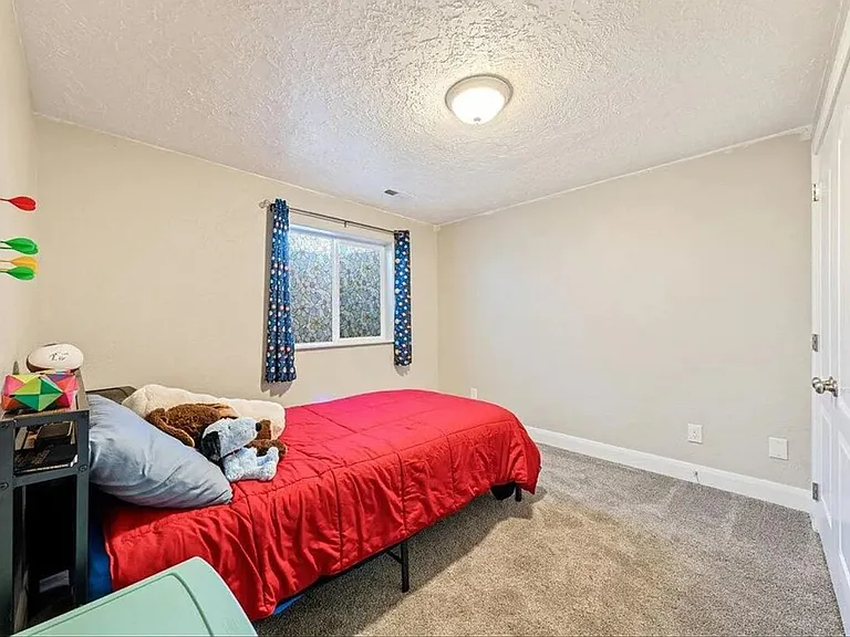810 E Homestead Blvd — Photo 22