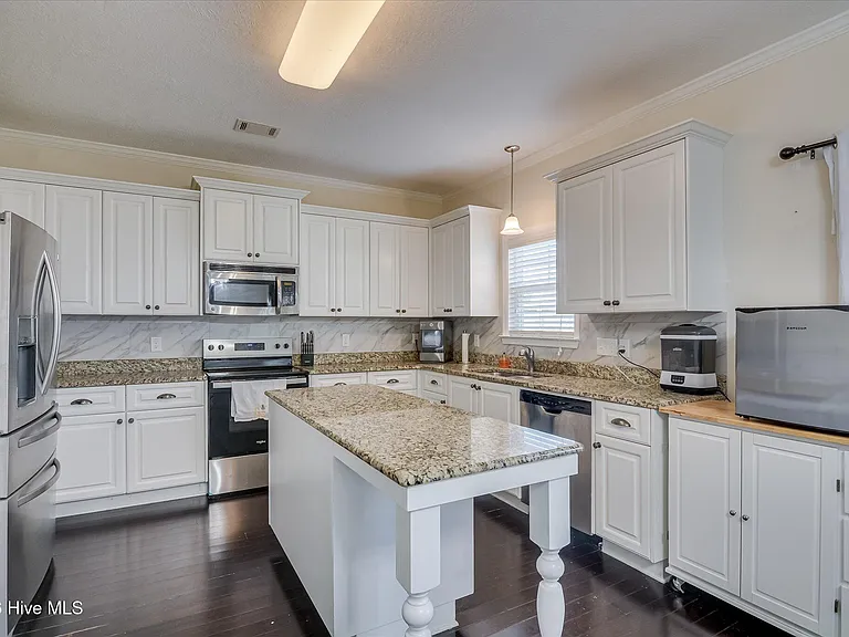 2507 Kari Ln — Photo 10