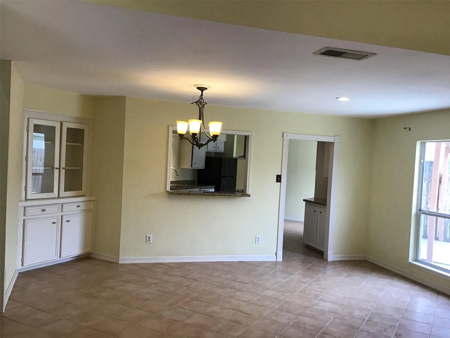 3 bed, 2.0 bath, 1901 sqft, $1,850 — Photo 4