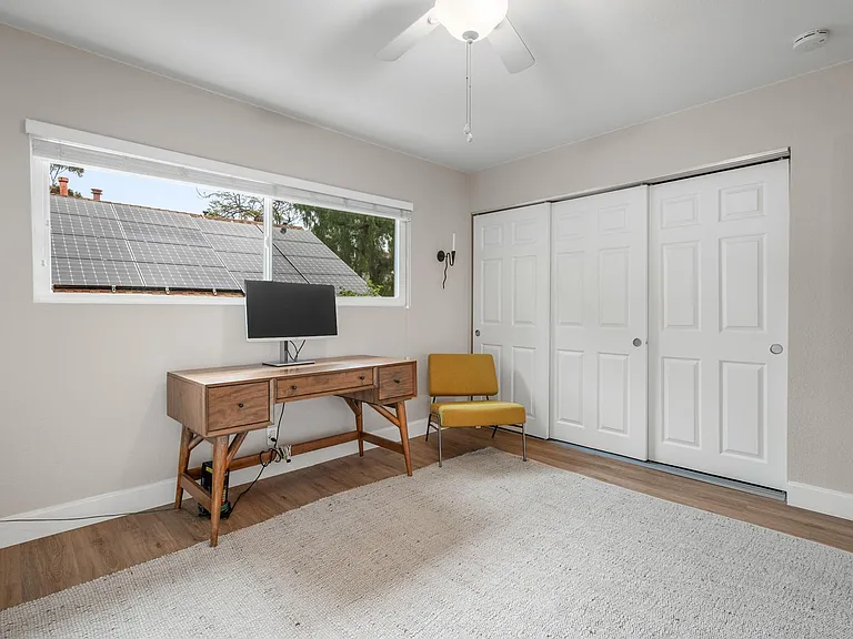 3821 Albatross St — Photo 36