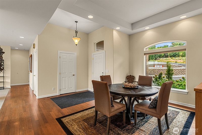 5th image of 3045 Eastview Lane