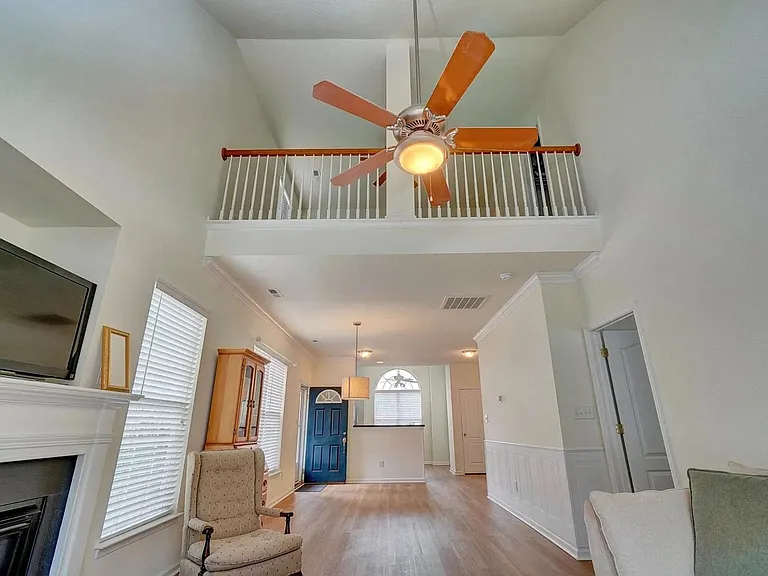 2230 Livingston St — Photo 10