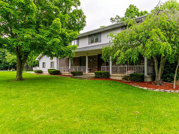 2nd image of 1020 N Greenbriar Dr