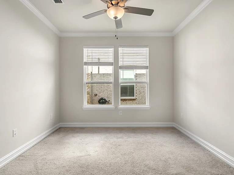 257 Jones St — Photo 10