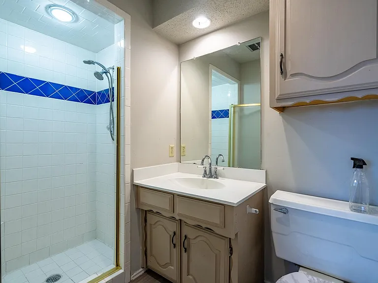 4212 Village Green Dr — Photo 12