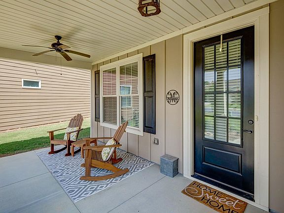 3rd image of 323 Belle Oaks Dr