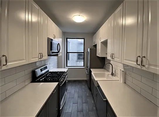 Sold by Dom Realty | media 4