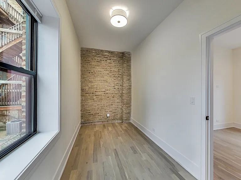 2551 W Hirsch St #1E — Photo 14