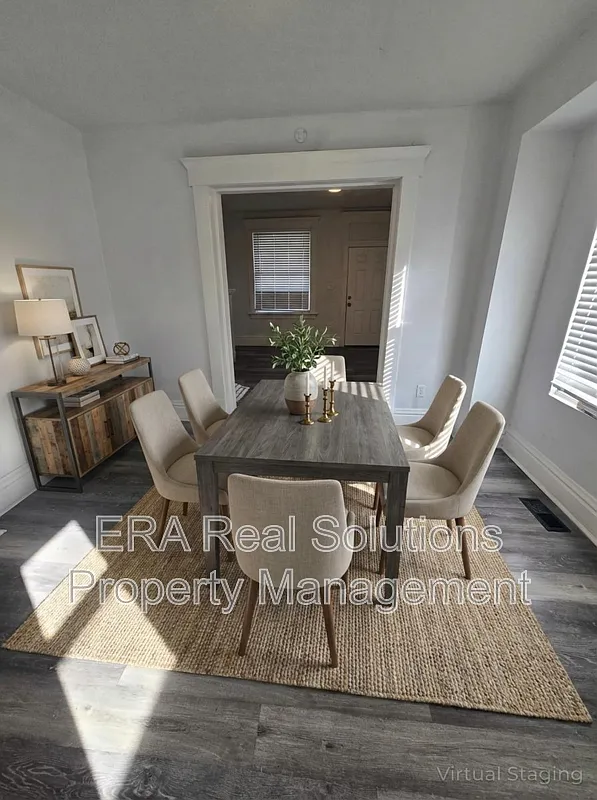 3 bed, 1.0 bath, 1215 sqft, $1,100 — Photo 4