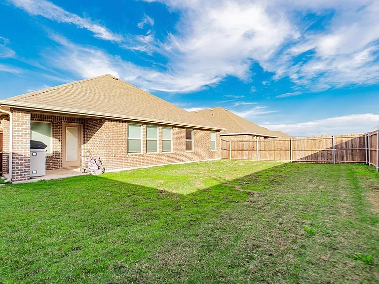 3137 Honeycomb Way — Photo 16