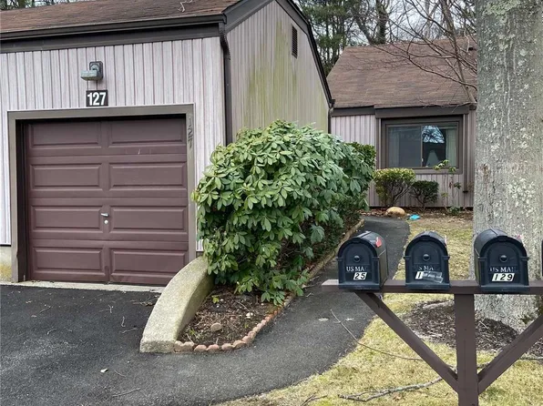 127 Strathmore Gate Drive #127, Stony Brook, NY 11790