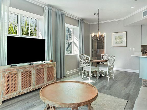2nd image of 5800 Palmetto Dr #G-201